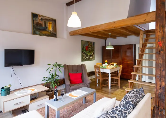 Sky\'S The Limit! Spacey Loft