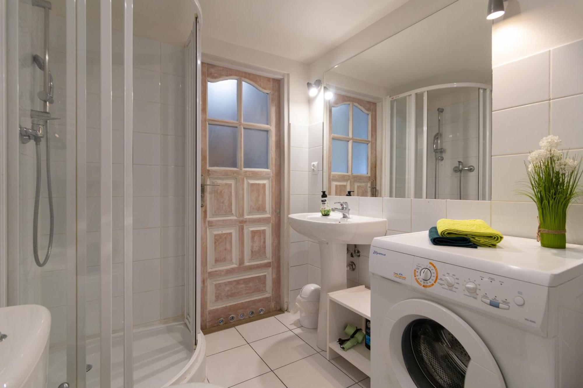 Sky's The Limit! Spacey Loft Apartment Krakau