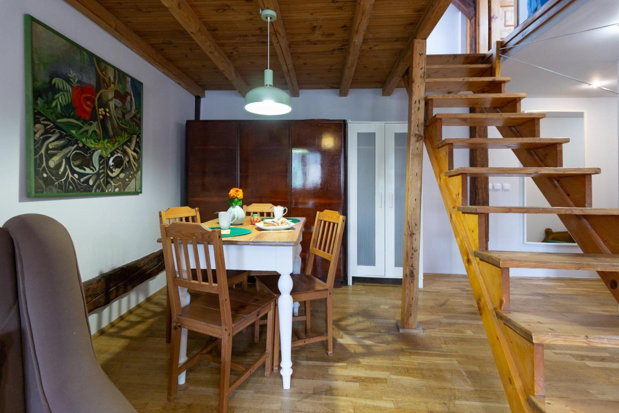 Sky's The Limit! Spacey Loft