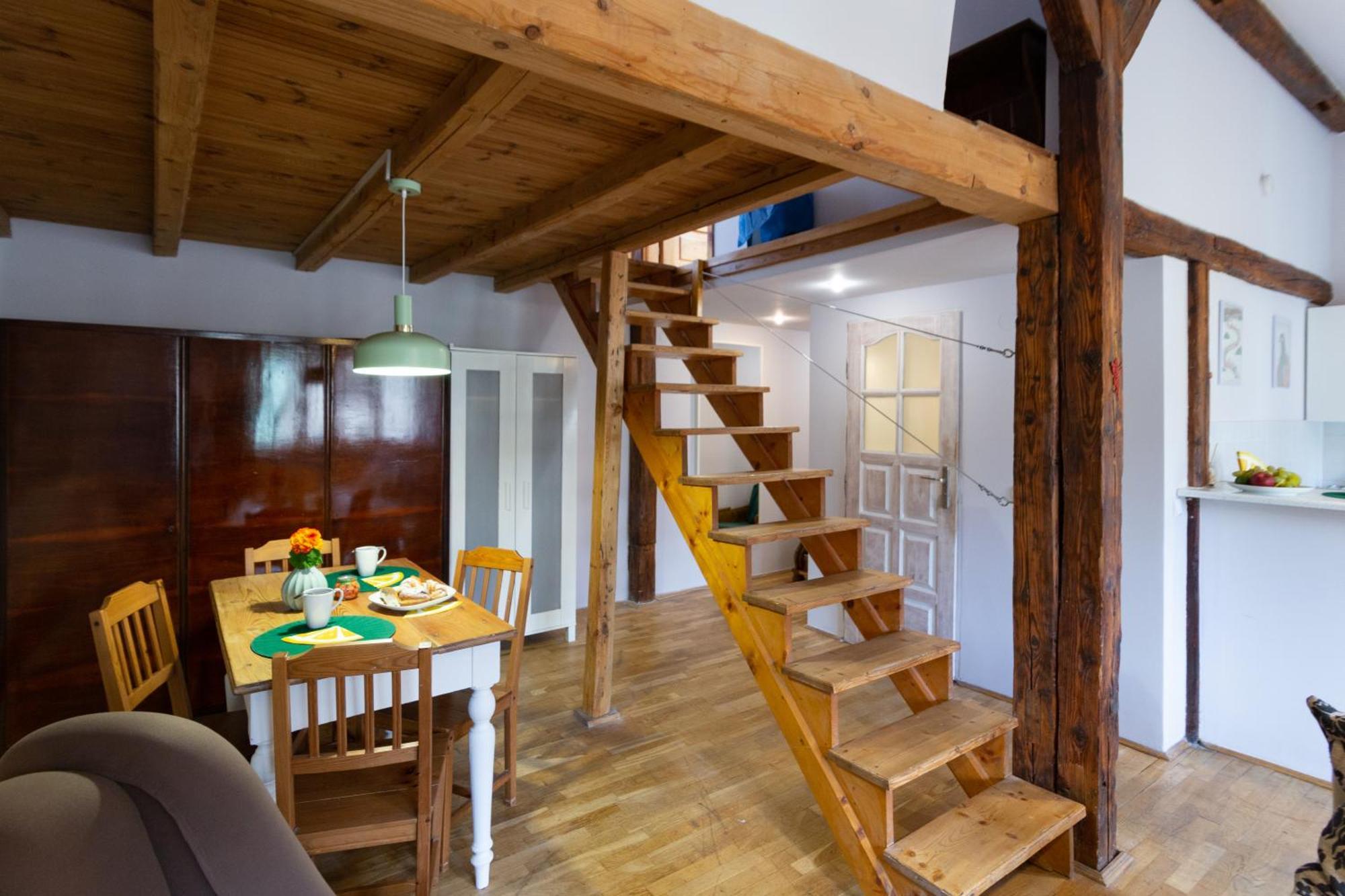 Apartment Sky's The Limit! Spacey Loft Krakau
